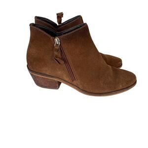 Cole Hahn Size 7.5 suede boots